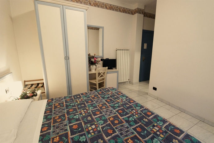 Imagen de la habitación del Hotel Residence Mediterraneo, Diano Marina. Foto 9