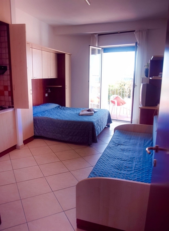 Imagen de la habitación del Hotel Residence Mediterraneo, Rimini. Foto 8