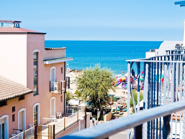 Imagen de la habitación del Hotel Residence Mediterraneo, Rimini. Foto 9