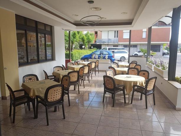 Imagen del bar/restaurante del Hotel Residence Memmina. Foto 3