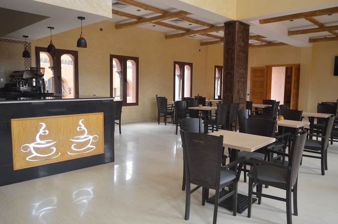 Imagen del bar/restaurante del Hotel Residence Merzouga. Foto 3