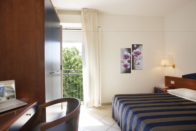Imagen de la habitación del Hotel Residence Mimosa. Foto 10