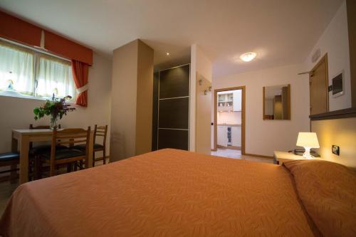 Imagen de la habitación del Hotel Residence Miralago, Pissol. Foto 13