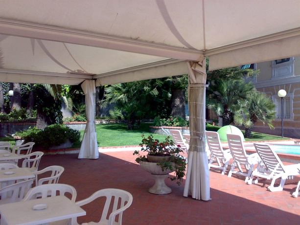 Imagen de los exteriores del Hotel Residence Miramare, IMPERIA. Foto 6