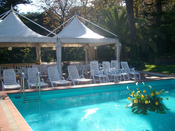 Imagen de la piscina del Hotel Residence Miramare, IMPERIA. Foto 16