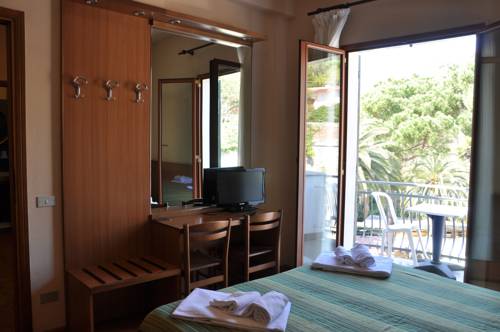 Imagen de la habitación del Hotel Residence Moneglia. Foto 4