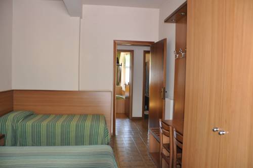 Imagen de la habitación del Hotel Residence Moneglia. Foto 13