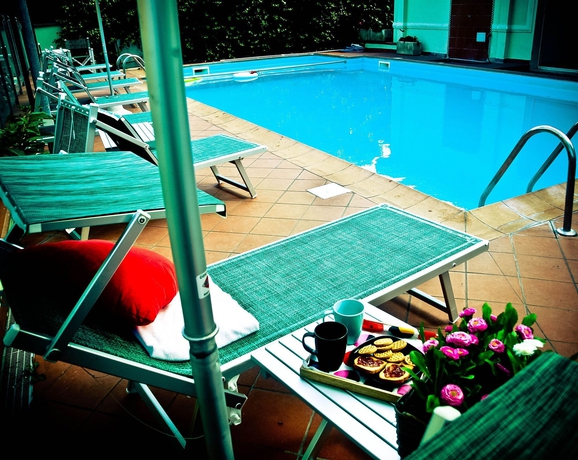 Imagen de la piscina del Hotel Residence Nautic. Foto 14