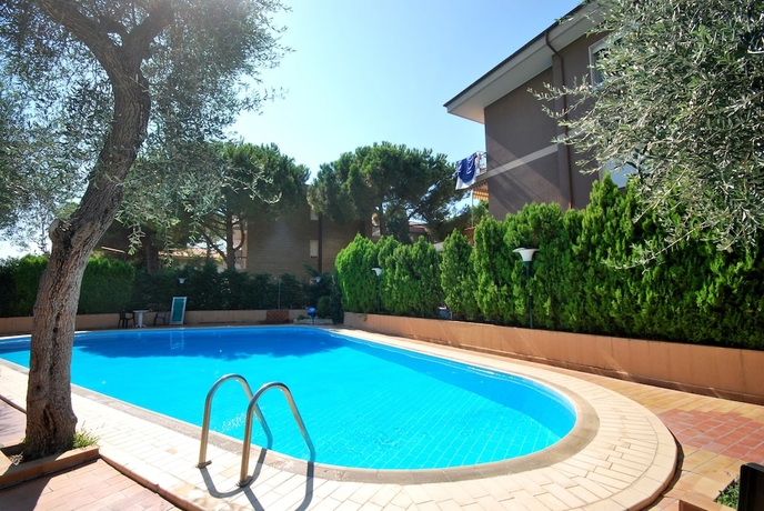 Imagen de la piscina del Hotel Residence Orchidea, Diano Marina. Foto 9