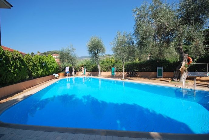 Imagen de la piscina del Hotel Residence Orchidea, Diano Marina. Foto 10