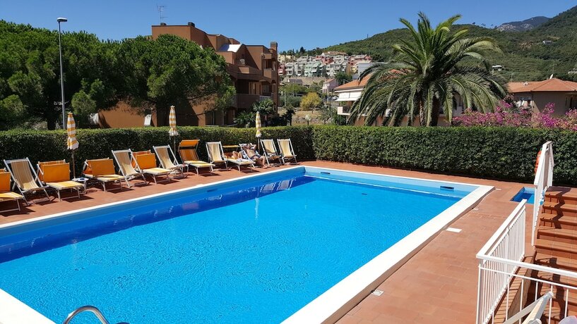 Imagen general del Hotel Residence Orchidea, Pietra Ligure. Foto 9