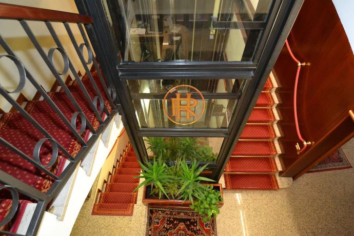 Imagen de los interiores del Hotel Residence, Parma. Foto 18