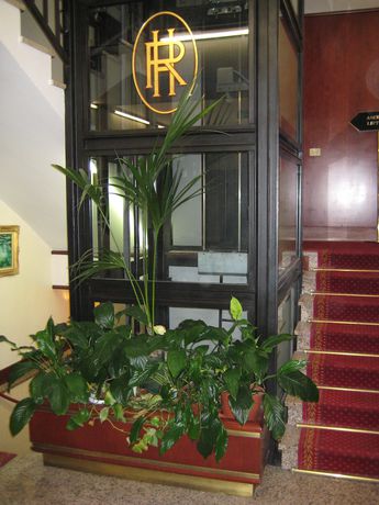 Imagen de los interiores del Hotel Residence, Parma. Foto 19