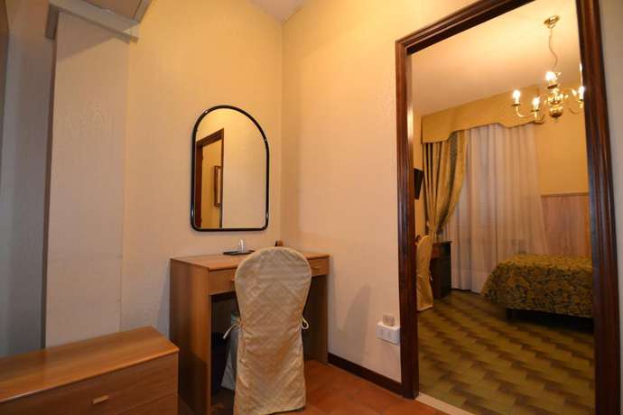 Imagen de la habitación del Hotel Residence, Parma. Foto 13