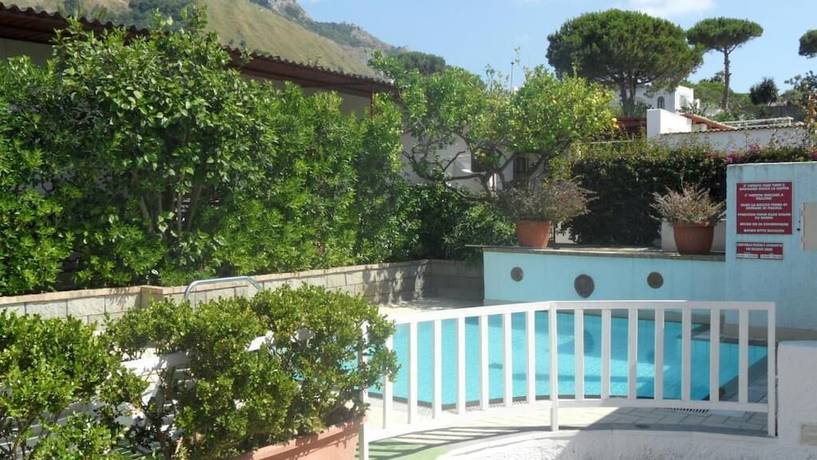 Imagen de la piscina del Hotel Residence Pensione Mena. Foto 20