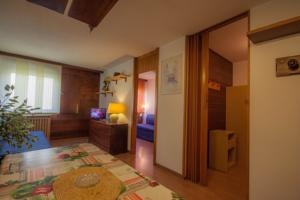 Imagen de la habitación del Hotel Residence Petit Tibet. Foto 3