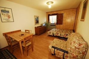 Imagen de los interiores del Hotel Residence Petit Tibet. Foto 4