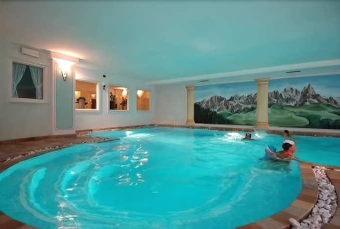 Imagen de la piscina del Hotel Residence Pez Gajard. Foto 18