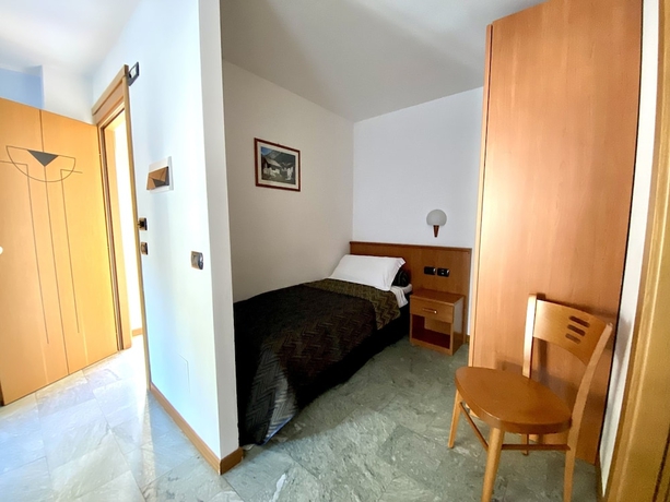 Imagen de la habitación del Hotel Residence Pizzo Scalino. Foto 2