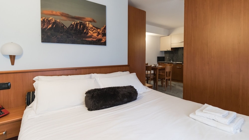 Imagen de la habitación del Hotel Residence Pizzo Scalino. Foto 4