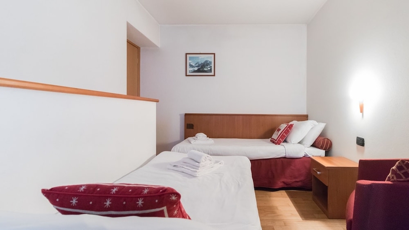 Imagen de la habitación del Hotel Residence Pizzo Scalino. Foto 7