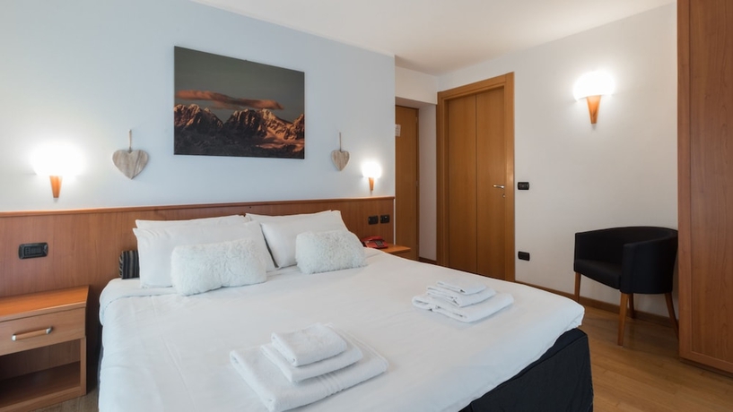 Imagen de la habitación del Hotel Residence Pizzo Scalino. Foto 8