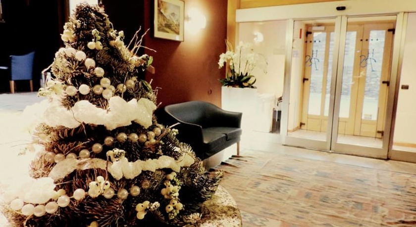 Imagen de los interiores del Hotel Residence Pizzo Scalino. Foto 18