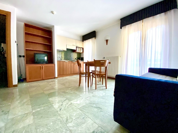 Imagen de la habitación del Hotel Residence Pizzo Scalino. Foto 11