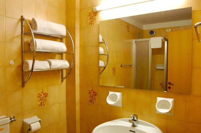 Imagen de los interiores del Hotel Residence Rododendro. Foto 13