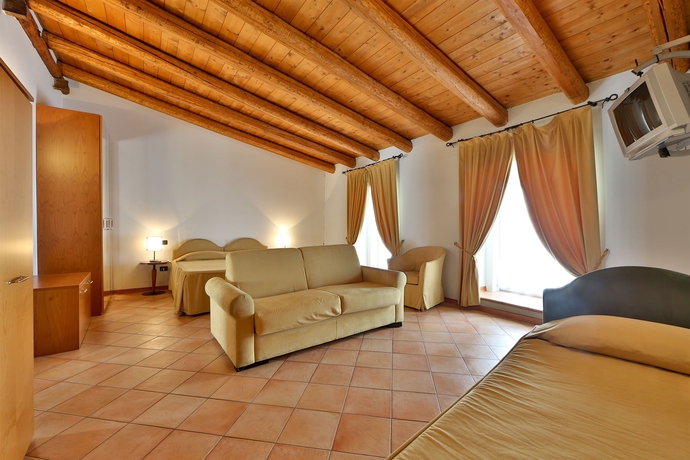 Imagen de la habitación del Hotel Residence San Giusto. Foto 2