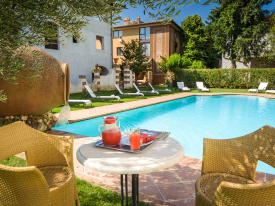 Imagen de la piscina del Hotel Residence San Gregorio. Foto 15