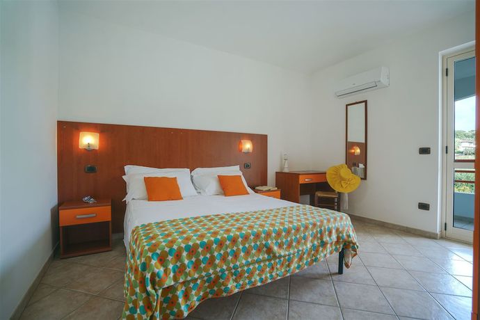Imagen de la habitación del Hotel Residence Santa Monica, San Nicol&ograve;. Foto 6