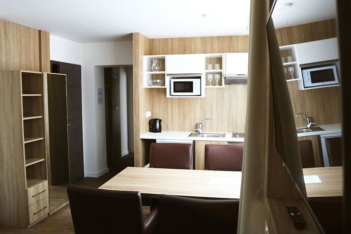 Imagen de la habitación del Hotel Residence &Scaron;&Iacute;RAVA. Foto 16