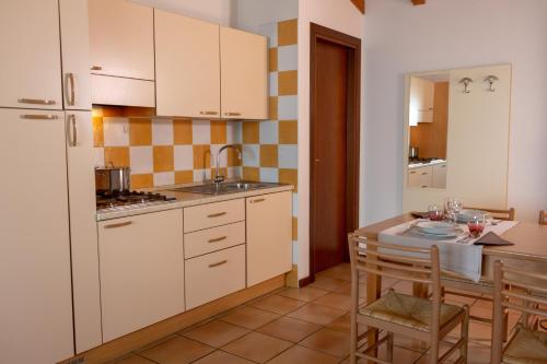 Imagen de la habitación del Hotel Residence Sirenella. Foto 7