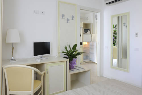 Imagen de la habitación del Hotel Residence Suite Smeraldo. Foto 3