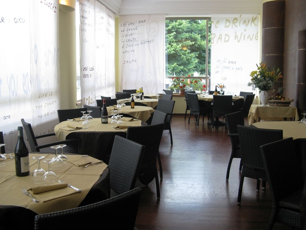 Imagen del bar/restaurante del Hotel Residence Torino Uno. Foto 3