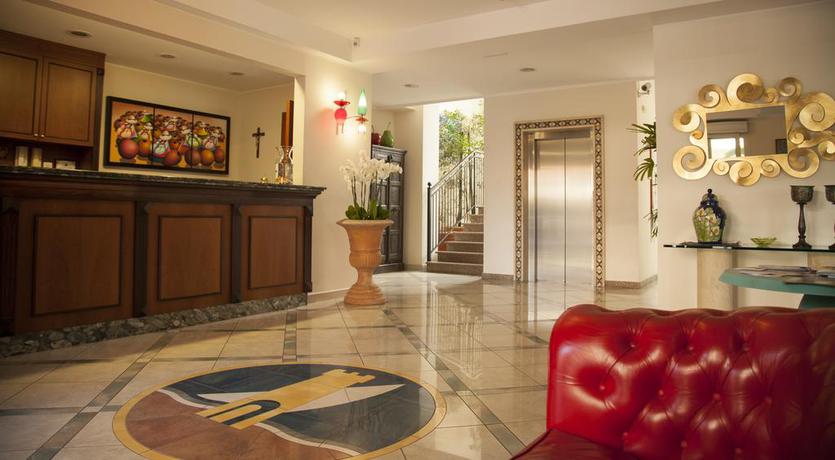 Imagen de los interiores del Hotel Residence Torre Del Mar. Foto 11