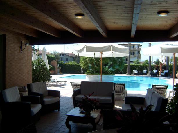 Imagen de los exteriores del Hotel Residence Torre Del Mar. Foto 8