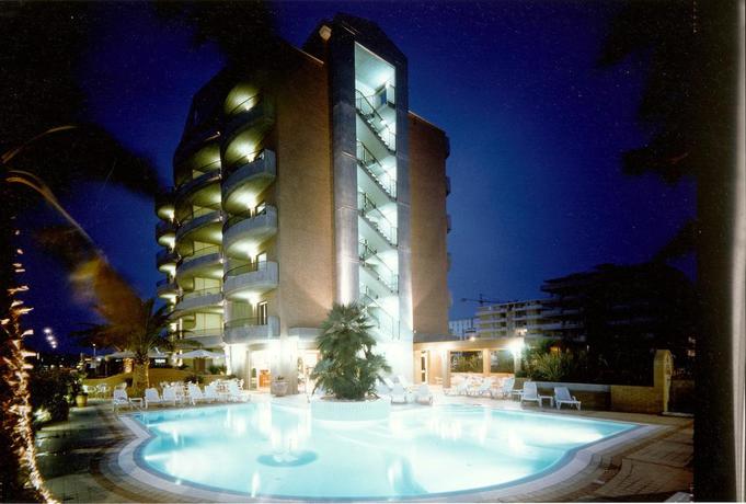 Imagen general del Hotel Residence Torre Del Mar. Foto 1