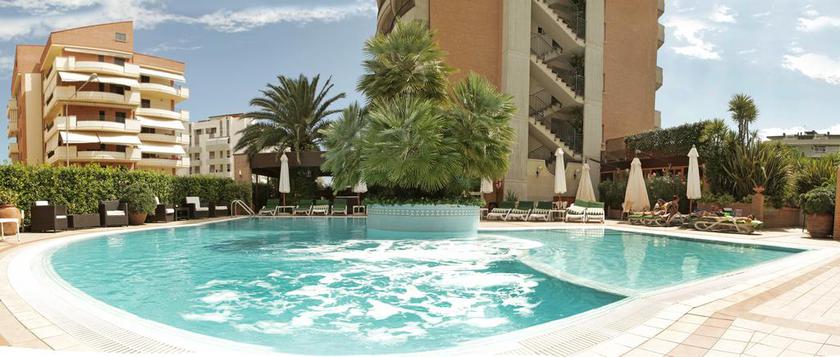 Imagen de la piscina del Hotel Residence Torre Del Mar. Foto 13