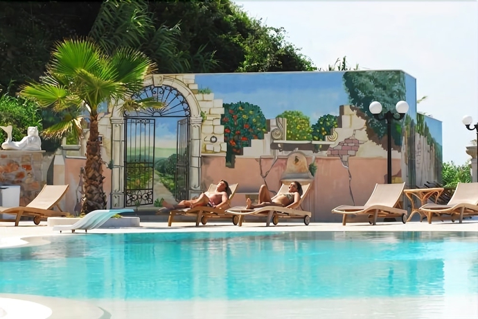 Imagen de la piscina del Hotel Residence Tramonto. Foto 16