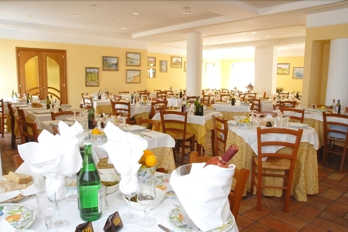 Imagen del bar/restaurante del Hotel Residence Tramonto. Foto 8