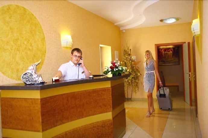 Imagen de los interiores del Hotel Residence Troya. Foto 16