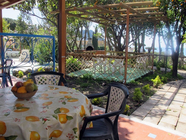 Imagen de los exteriores del Hotel Residence Villa Marin&ugrave;. Foto 12