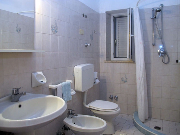Imagen de la habitación del Hotel Residence Villa Marin&ugrave;. Foto 9