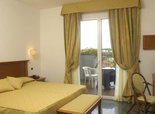 Imagen de la habitación del Hotel Residence Villa Marzia. Foto 12