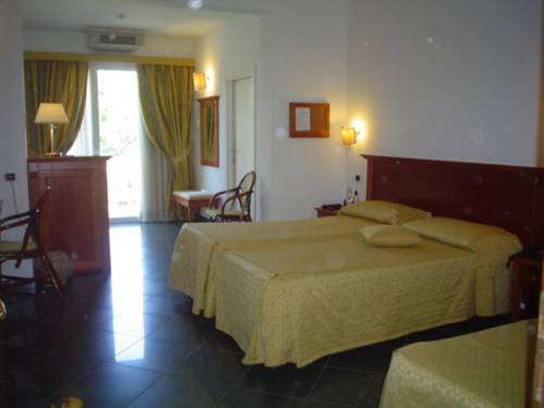 Imagen de la habitación del Hotel Residence Villa Marzia. Foto 15