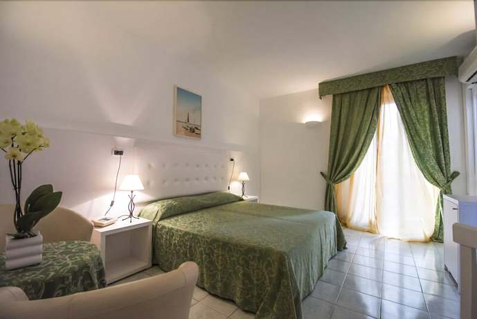 Imagen de la habitación del Hotel Residence Villa San Giovanni. Foto 3