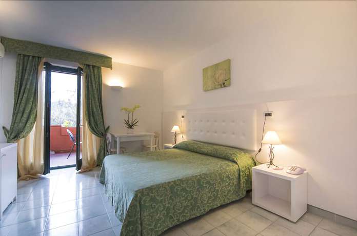 Imagen de la habitación del Hotel Residence Villa San Giovanni. Foto 13