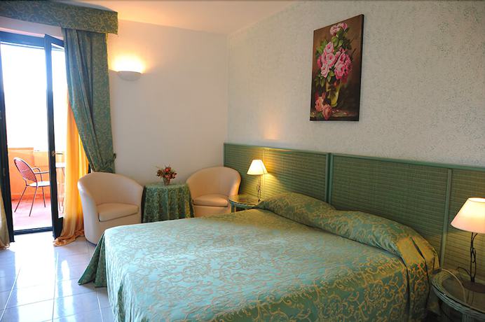 Imagen de la habitación del Hotel Residence Villa San Giovanni. Foto 15
